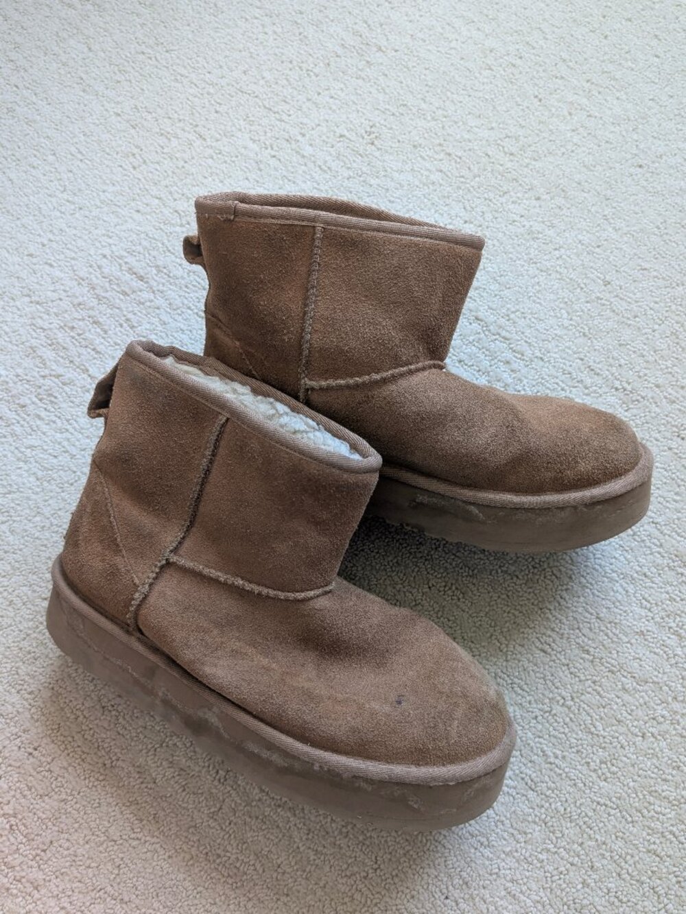 UGG Kids 6 Classic Mini Platform Boots Chestnut Suede Winter Warm Fleece Lined